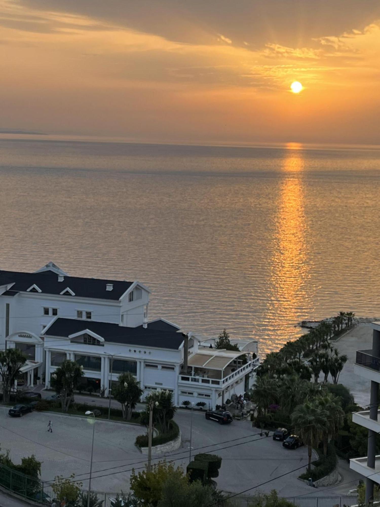Bluemoon Suites Sarande Exterior photo