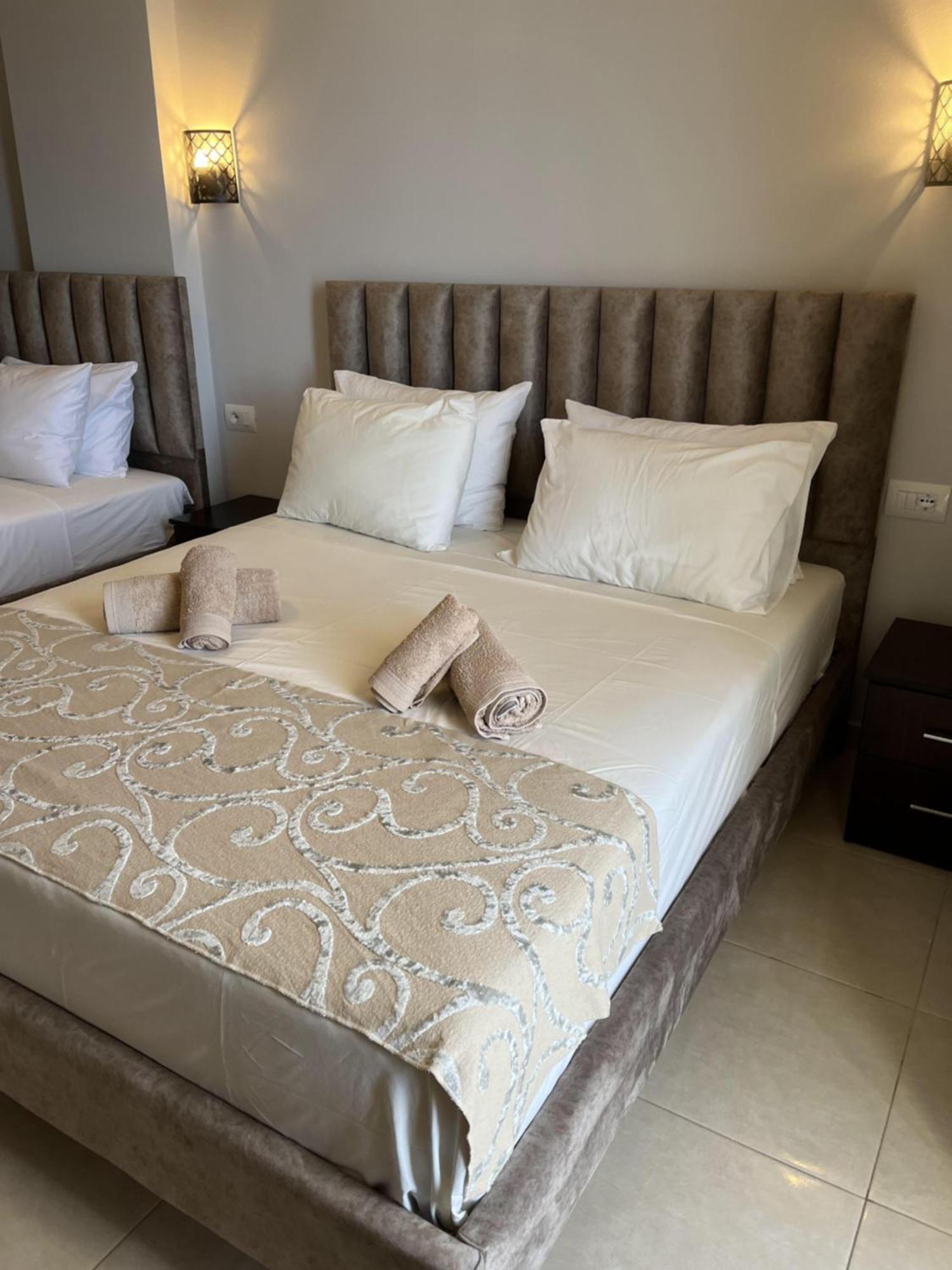 Bluemoon Suites Sarande Exterior photo